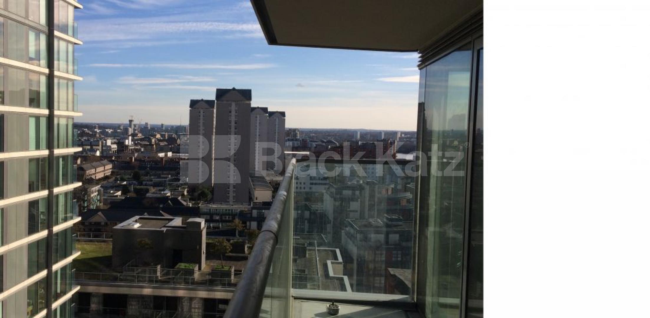 			UNDER OFFER, 2 Bedroom, 1 bath, 1 reception Apartment			 Landmark West Tower. Marsh Wall,, Canary Wharf